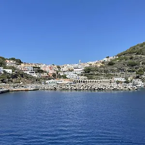 Casa Spaziosa Al Centro Di Ustica Isola di Ustica